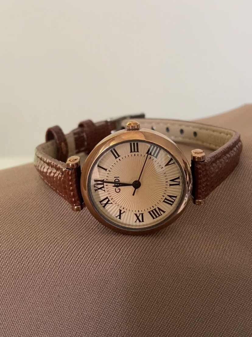 Vintage Style Brown Round Leather Women's Watch