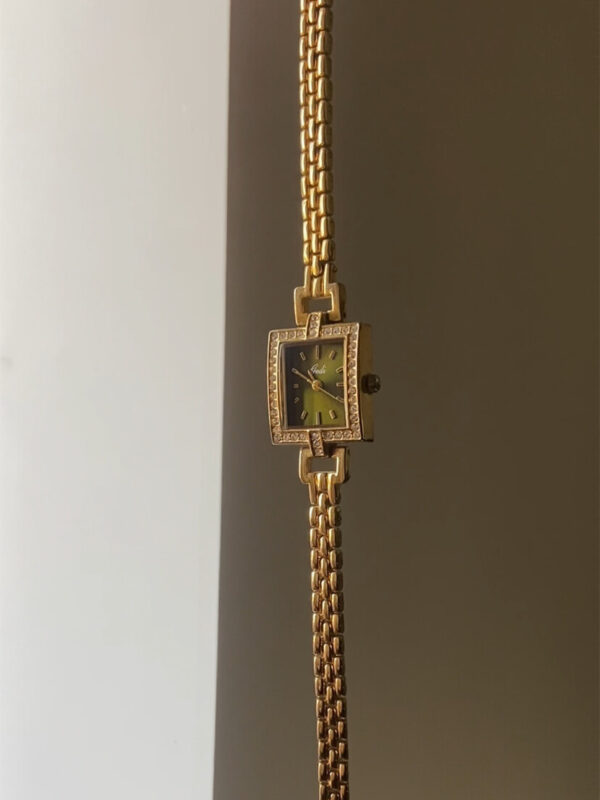Vintage Style Emerald Green Square Face Glod Bracelet Watch