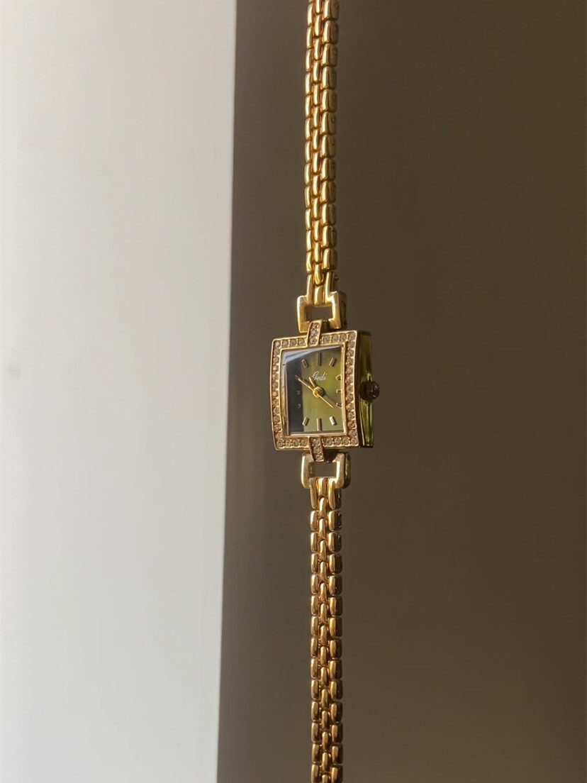 Vintage Style Emerald Green Square Face Glod Bracelet Watch