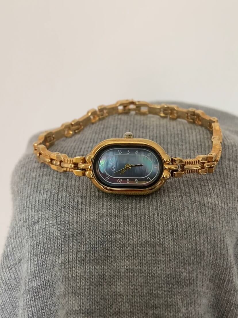 Minimalist Beige/Blue Oval Face Gold Bracelet Watch