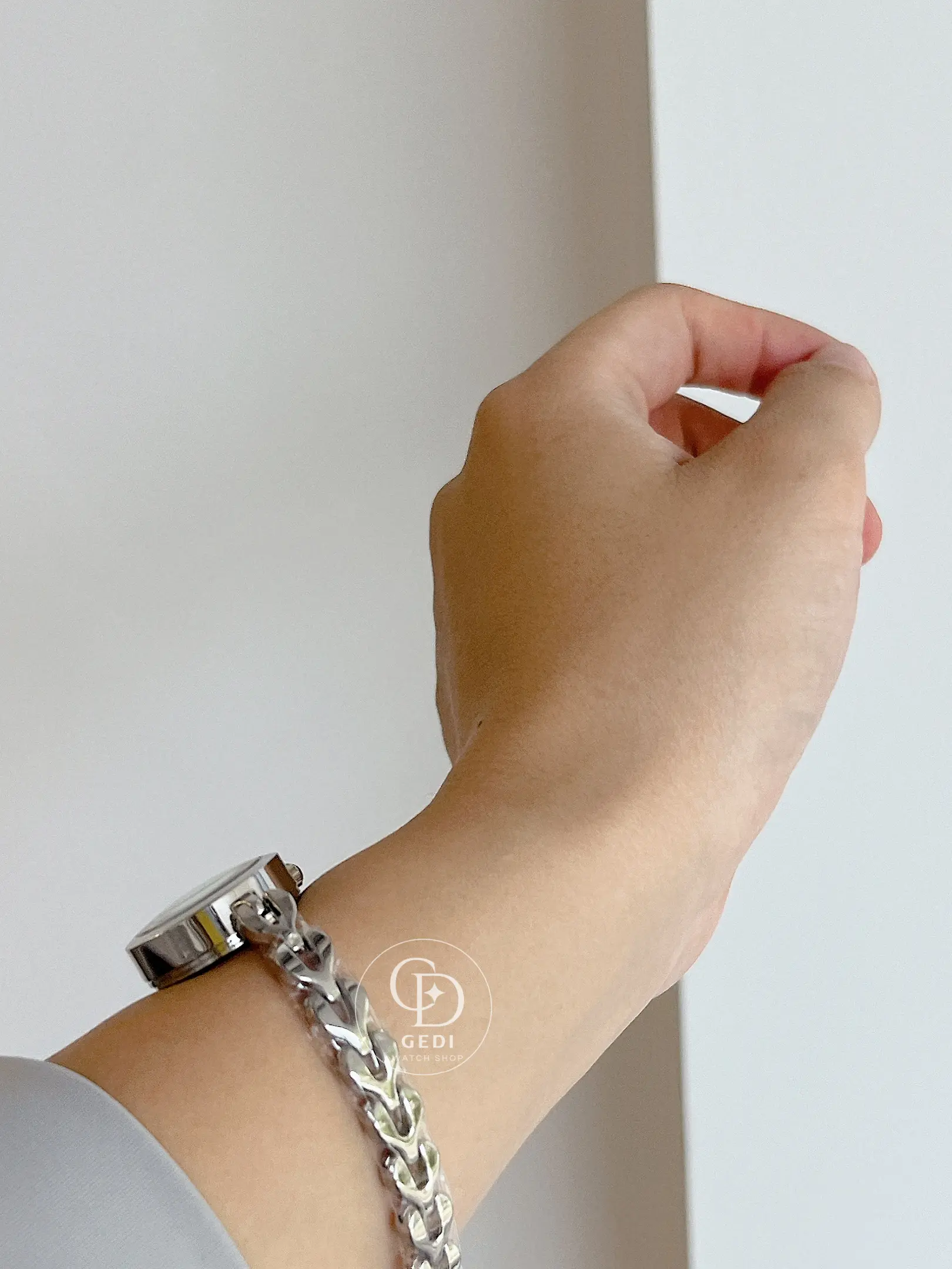 Vintage Style Gold/Silver Round Bracelet Watch