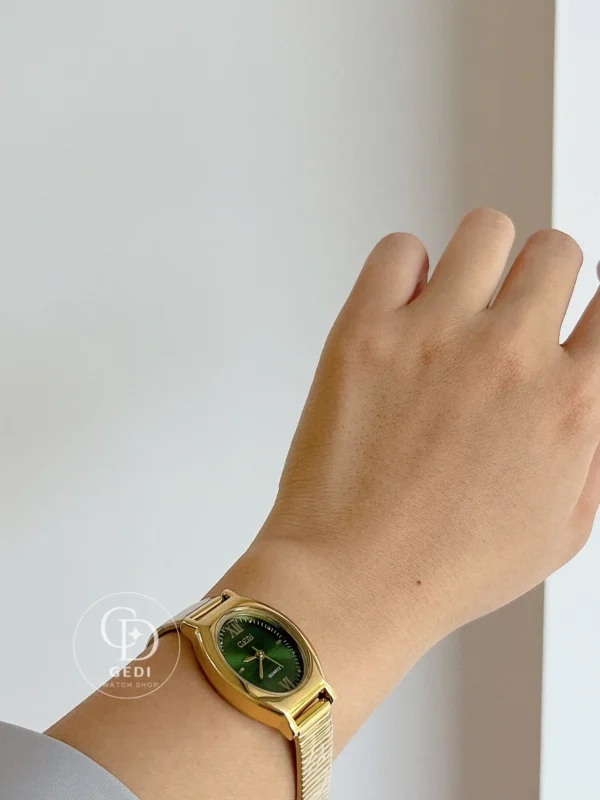 Chic Style Gold Emerald Green Oval Bracelet Ladies Watch