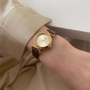 Retro Emerald Green Dial Round Leather Watch