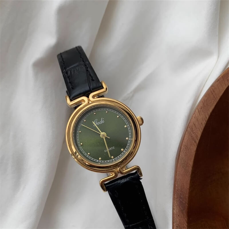 Retro Emerald Green Dial Round Leather Watch