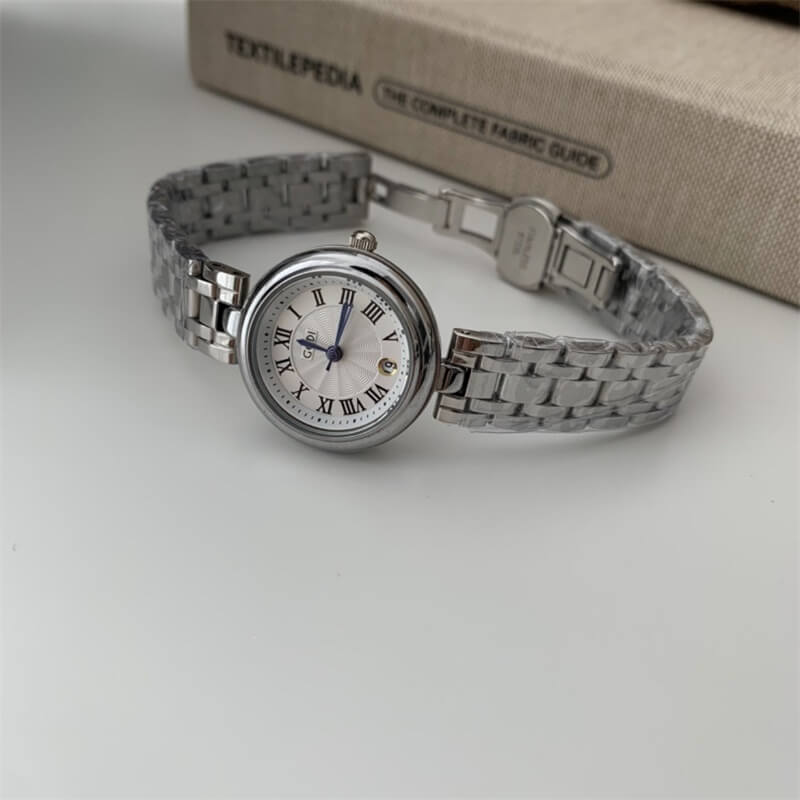 Minimalist Round Silver Band Watch