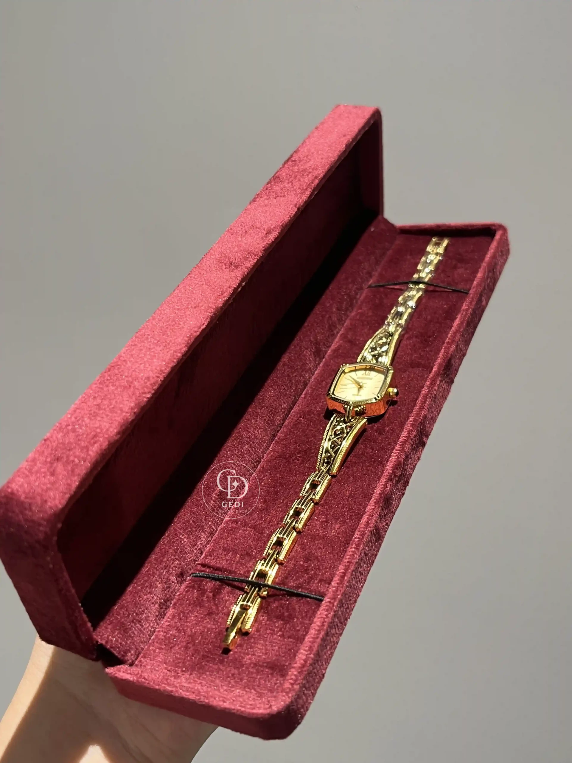 Vintage Emerald Velvet Watch Gift Box