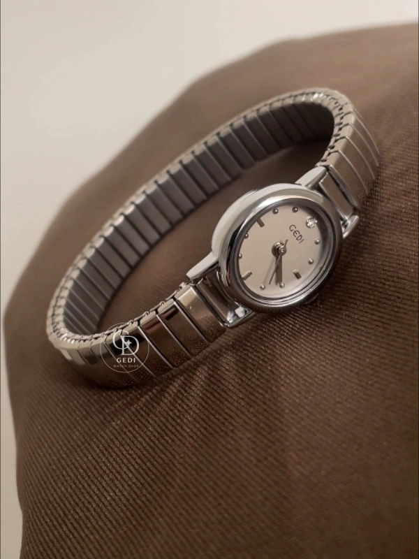 Classic Silver Oval Bracelet Watch for Women Small Face Ladies Watch for Petite Wrist