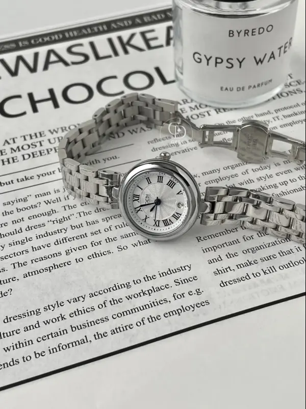 Classic Silver Round Face Watch for Women Roman Numeral Dial Ladies Watch