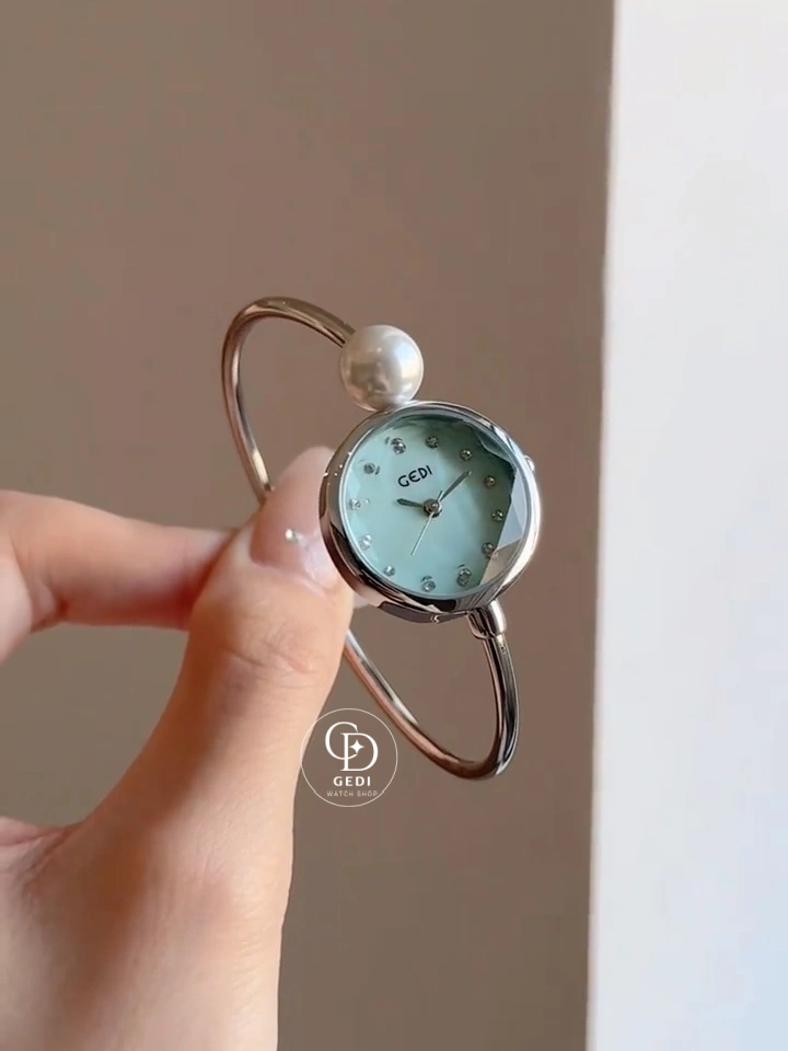 Mint Green Mother-of-Pearl Dial Pearl Bracelet Watch