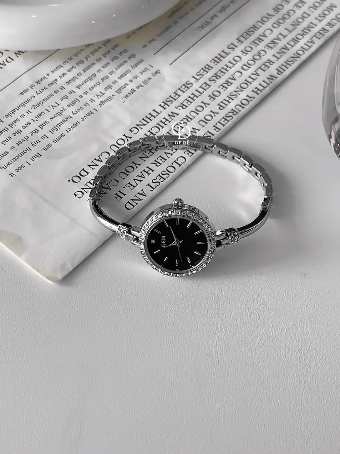 Minimalist Silver Watch with Black Dial and Slim Band