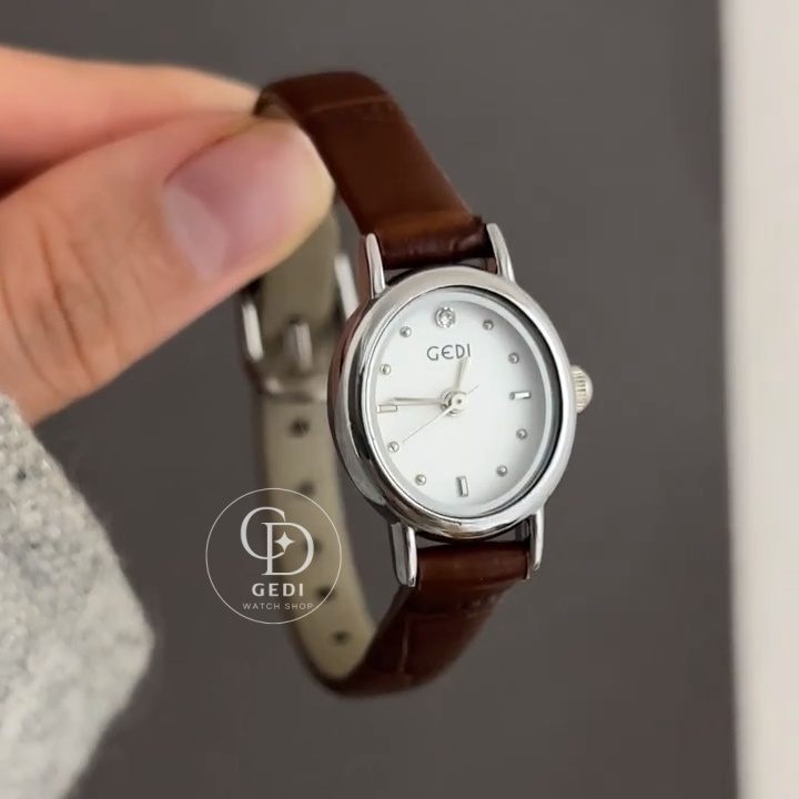 Dainty Small Oval Face Watch for Women Chic Black Leather Strap Ladies Watch