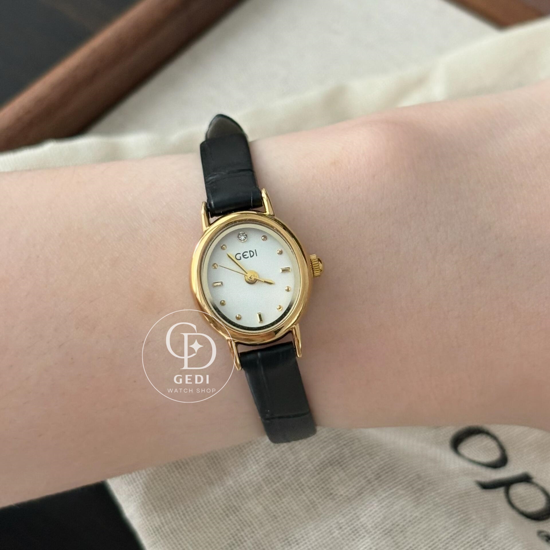 Dainty Small Oval Face Watch for Women Chic Black Leather Strap Ladies Watch