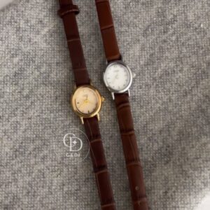 Dainty Small Oval Face Watch for Women Chic Black Leather Strap Ladies Watch