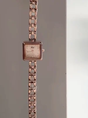 gediwatch326-2 Chic Rose Gold Bracelet Ladies Watch Small Square Dial Watch for Women