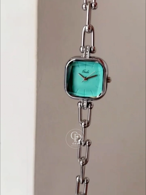 Minimalist Green Dial Silver Bracelet Watch for Women Dainty Square Face Ladies Watch