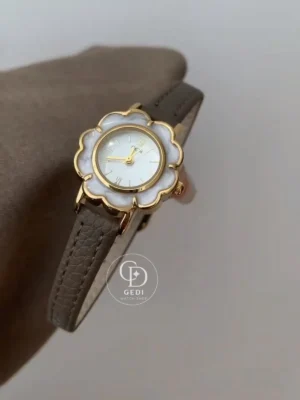 Elegant Flower Shape Mother-of-Pearl Dial Slim Leather Watch