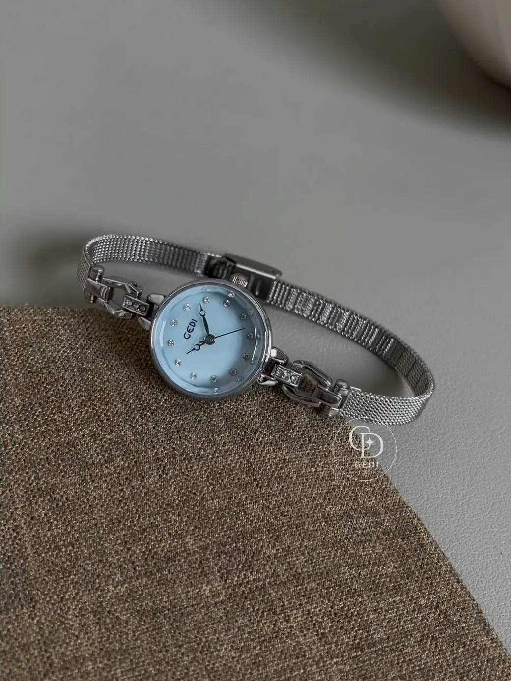GEDI Elegant Round Women's Watch Pink/Blue Face Silver Bracelet Watch