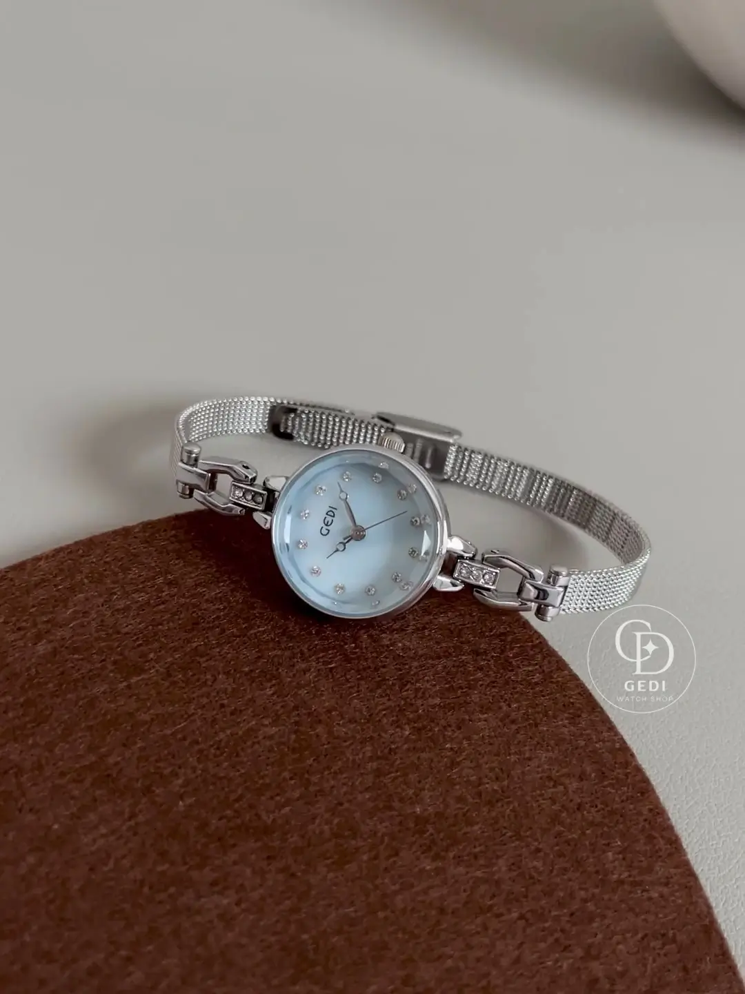 GEDI Elegant Round Women's Watch Pink/Blue Face Silver Bracelet Watch