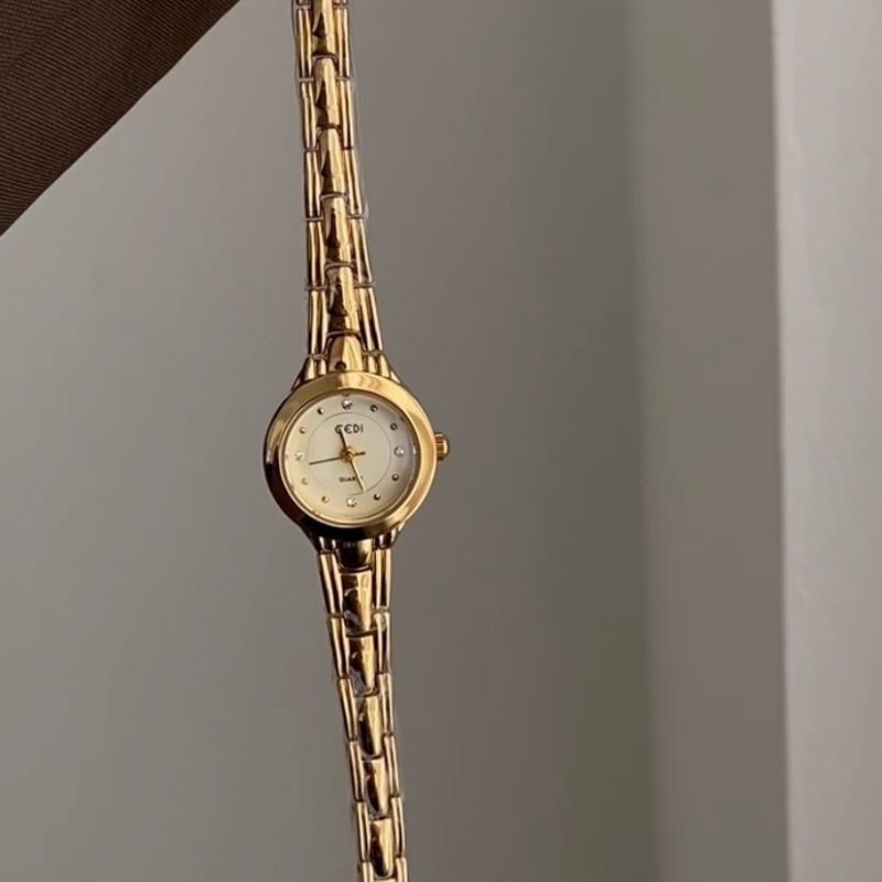 Vintage Style Round Face Gold/Silver Bracelet Watch