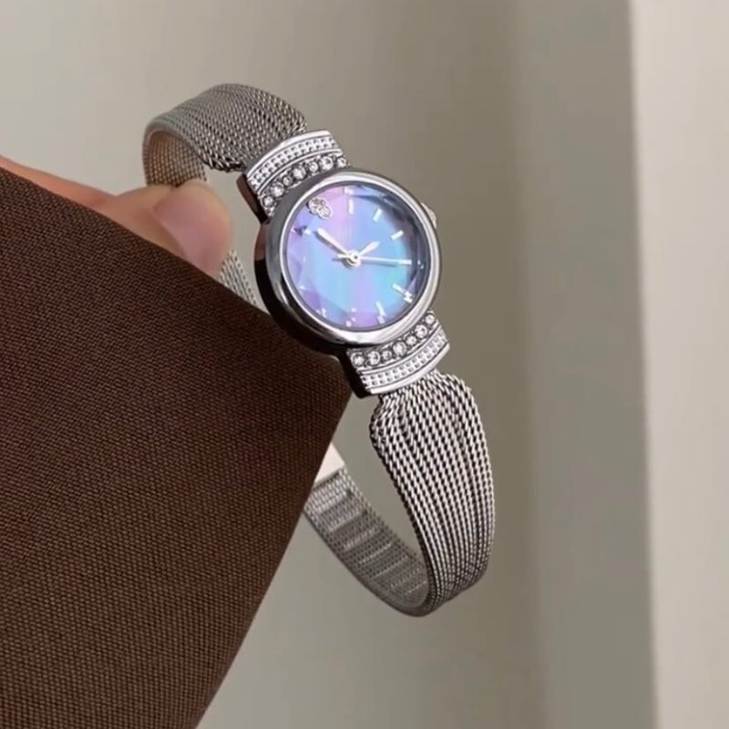 Chic Mother of Pearl Gold/Silver Round Face Wristwatch